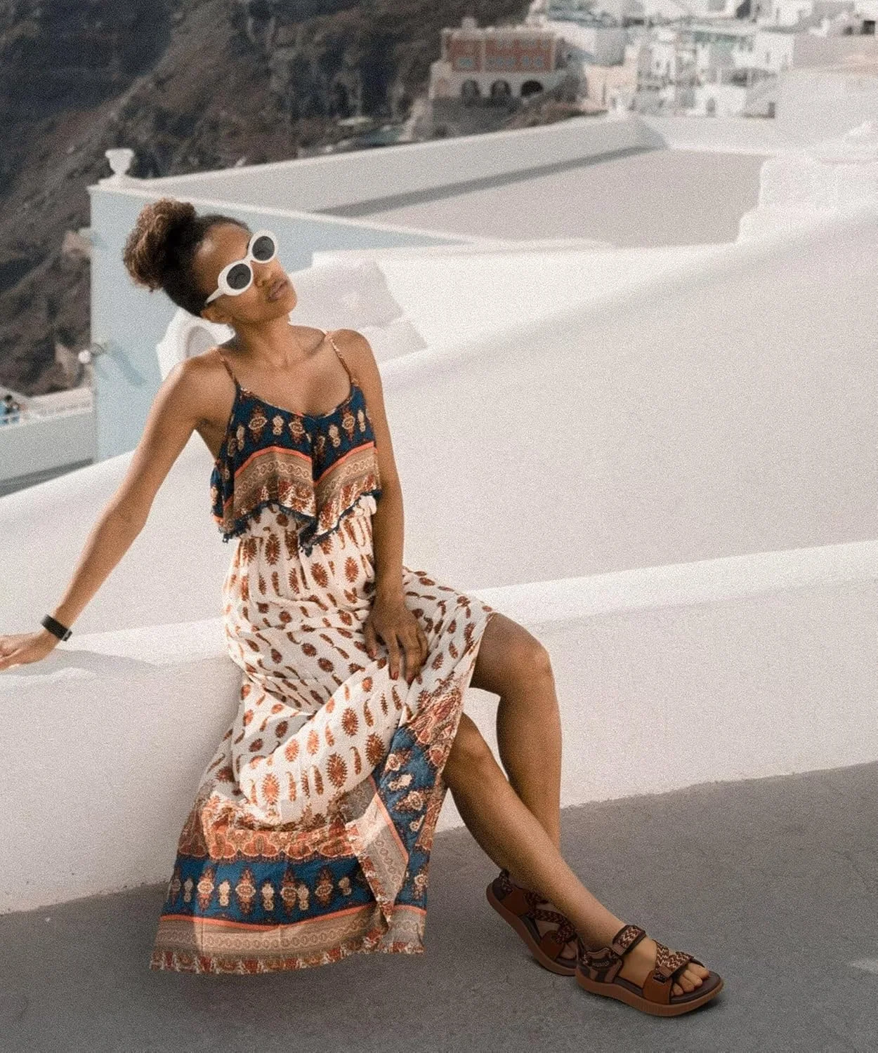 صندل پیاده روی زنانه KuaiLu، طبی، راحت، دارای پشتیبانی از قوس پا، مناسب برای فاشیای کف پا، صندل های ورزشی روباز زنانه، مناسب ریکاوری، مسافرت، فضای باز، دارای فوم بالشتکی، بند قابل تنظیم، رنگ خاکی قهوه ای