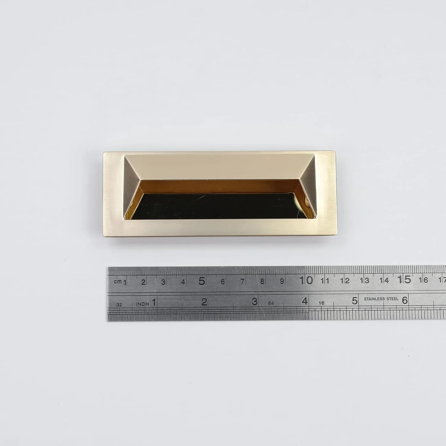 دستگیره های مخفی کابینت Mewutal، بسته 6 عددی، توکار، مرکز سوراخ 96 میلی متری، طلایی، دستگیره های کشوی مخفی، 11.43x5 سانتی متر، دستگیره های لبه انگشتی نامرئی مربعی برای کمد و دراور دستگیره های مخفی کابینت Mewutal، بسته 6 عددی، توکار، مرکز سوراخ 96 میلی متری، طلایی، دستگیره های کشوی مخفی، 11.43x5 سانتی متر، دستگیره های لبه انگشتی نامرئی مربعی برای کمد و دراور