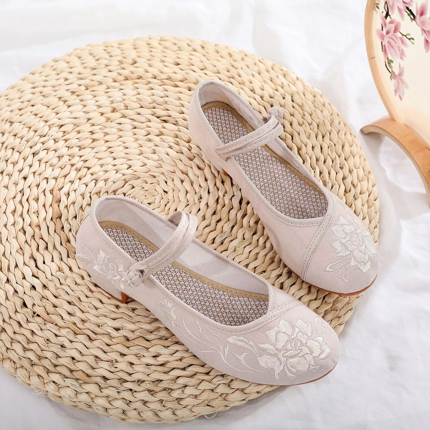 کفش های زنانه ظریف با طرح ملی، گلدوزی گل، کفش های بند مچ پا، کفش های مری جین برای رقص، کفش های سنتی قدیمی به سبک چیونگسام هانفو (بژ، 38 EU)