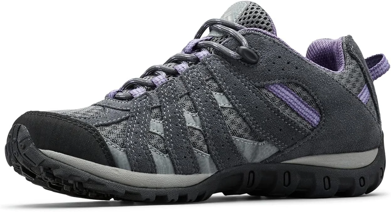 کلمبیا، بوت زمستانی Heather Canyon یک بوت شیک است که در برابر عوامل جوی مقاومت می کند. این بوت سبک وزن، ضد آب و زنانه برای گذراندن روزها در برف ساخته شده است.