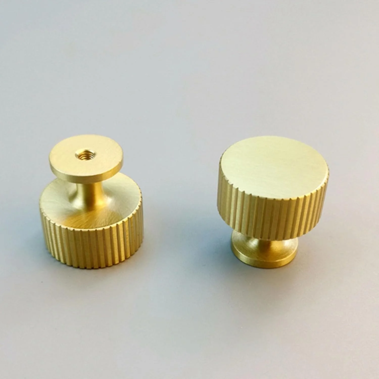 دستگیره کابینت برنجی جامد تزویق، 4 عددی، دستگیره کشو کمد طلایی، دستگیره های مدرن، پرداخت برنجی برس خورده