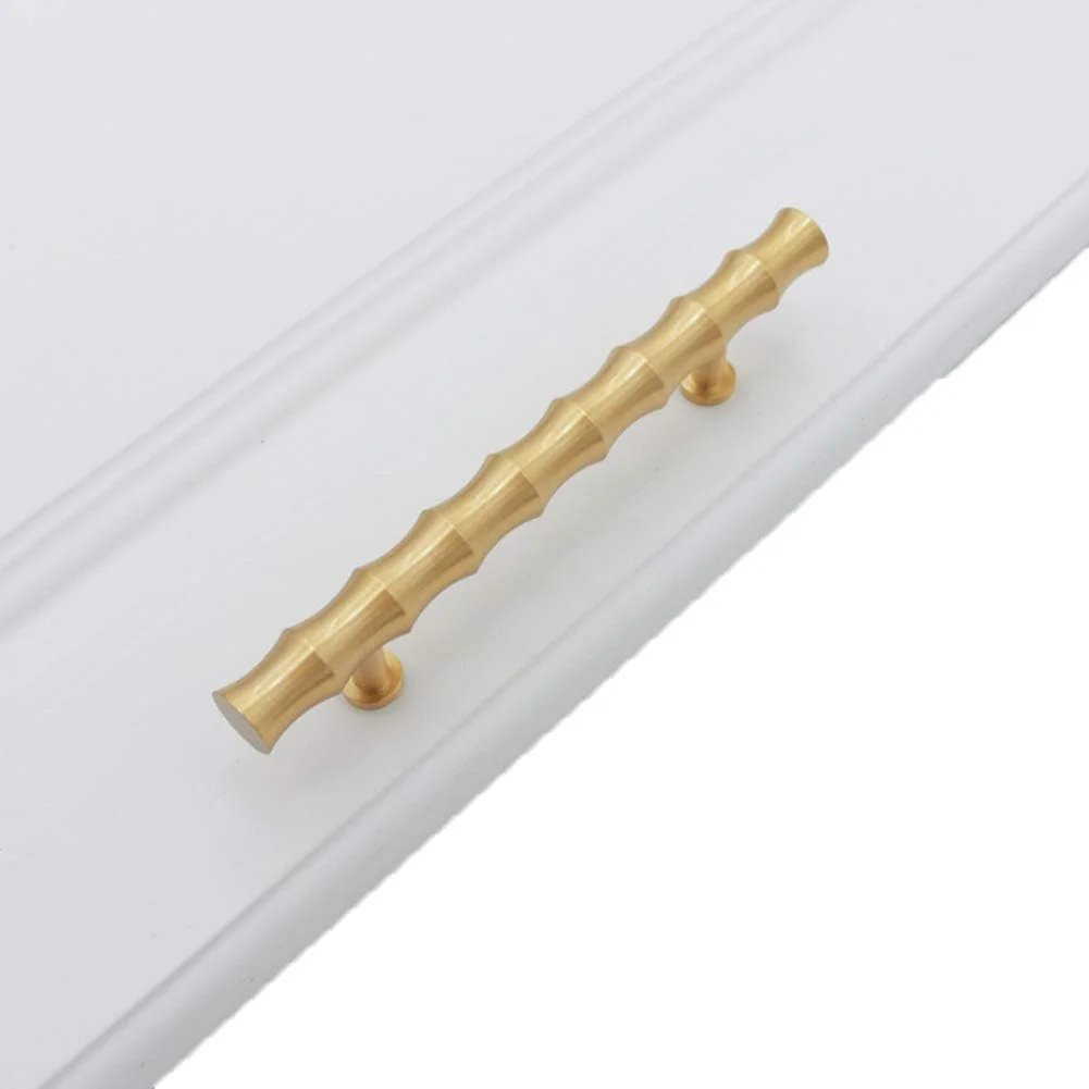 دستگیره ساده کشو، دستگیره برنجی درب، دستگیره کشو، دستگیره مدرن مینیمالیستی درب، دستگیره کابینت، دستگیره طرح بامبو، دستگیره اهرمی درب، ضد زنگ و ضد محو شدن (پیچ پیش فرض 22 میلی متر)