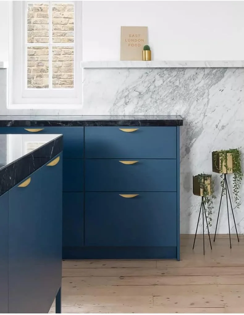 دستگیره های کمدهای خزنه، دستگیره های طلایی کشو، دستگیره کابینت درب کشو، دستگیره مبلمان با پیچ، دستگیره کابینت آشپزخانه، برای درب کمد لباس، درب کابینت و دکوراسیون منزل (117 میلی متر، 4 عدد)