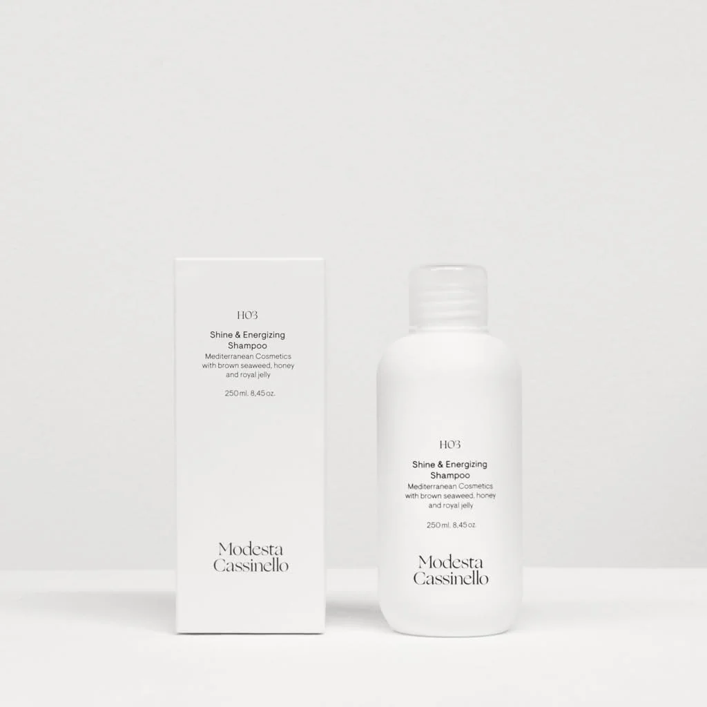 شامپو درخشش و شادابی مو مودستا کاسینلو H03 بدون سولفات و سیلیکون - حاوی جلبک قهوه ای، عسل و روغن زیتون - مناسب موهای کدر، حساس یا رنگ شده (250 میلی لیتر) شامپو درخشش و شادابی مو مودستا کاسینلو H03 بدون سولفات و سیلیکون - حاوی جلبک قهوه ای، عسل و روغن زیتون - مناسب موهای کدر، حساس یا رنگ شده (250 میلی لیتر)
