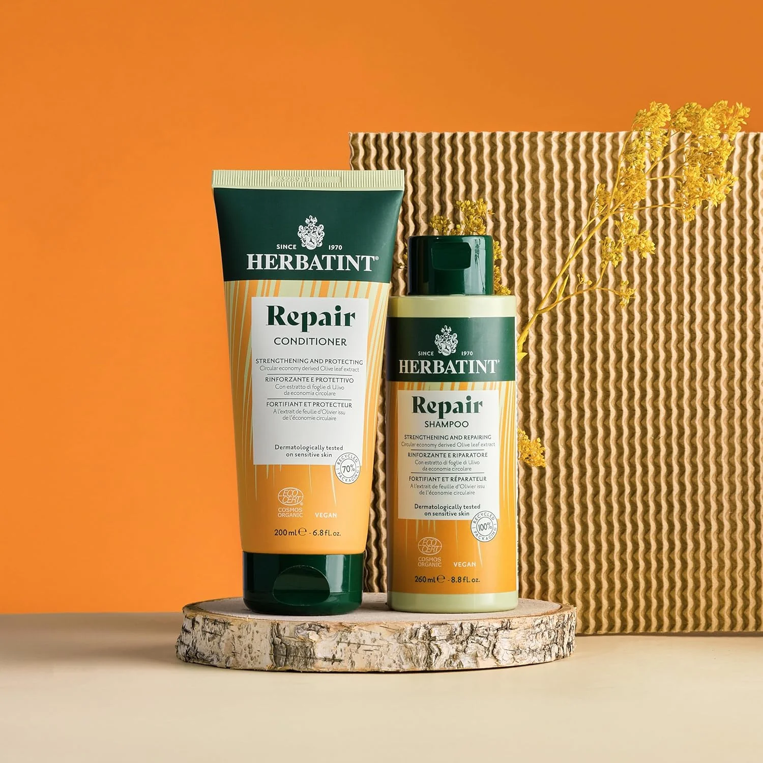 شامپو ترمیم کننده ارگانیک هرباتینت - 260 میلی لیتر | برای موهای آسیب دیده و شکننده، 98% مواد تشکیل دهنده با منشاء طبیعی، حاوی زیتون، مورینگا، آلوئه ورا، دارای گواهینامه Ecocert، وگان شامپو ترمیم کننده ارگانیک هرباتینت - 260 میلی لیتر | برای موهای آسیب دیده و شکننده، 98% مواد تشکیل دهنده با منشاء طبیعی، حاوی زیتون، مورینگا، آلوئه ورا، دارای گواهینامه Ecocert، وگان