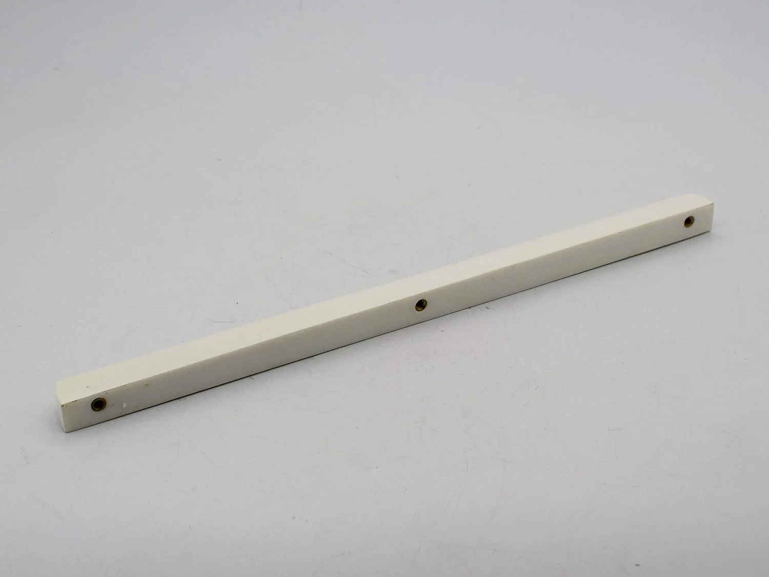 دستگیره RAB مدل کره ای مناسب کشو/کابینت/درب/کمد آشپزخانه و اداره (کد: دستگیره 403، پرداخت: سفید، سایز: 288 میلی متر) دستگیره RAB مدل کره ای مناسب کشو/کابینت/درب/کمد آشپزخانه و اداره (کد: دستگیره 403، پرداخت: سفید، سایز: 288 میلی متر)