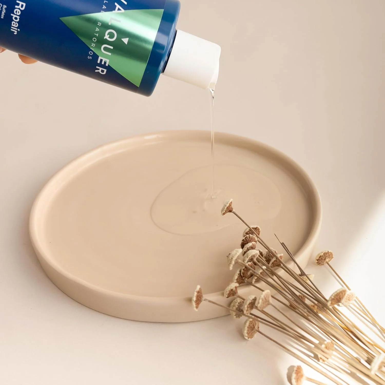 مجموعه شامپو و ماسک ترمیم کننده کامل مو والکر، ترمیم کننده، نرم کننده و حالت دهنده موهای آسیب دیده و خشک، مرطوب کننده قوی با ویتامین E و پنبه 1 لیتر + 975 میلی لیتر مجموعه شامپو و ماسک ترمیم کننده کامل مو والکر، ترمیم کننده، نرم کننده و حالت دهنده موهای آسیب دیده و خشک، مرطوب کننده قوی با ویتامین E و پنبه 1 لیتر + 975 میلی لیتر