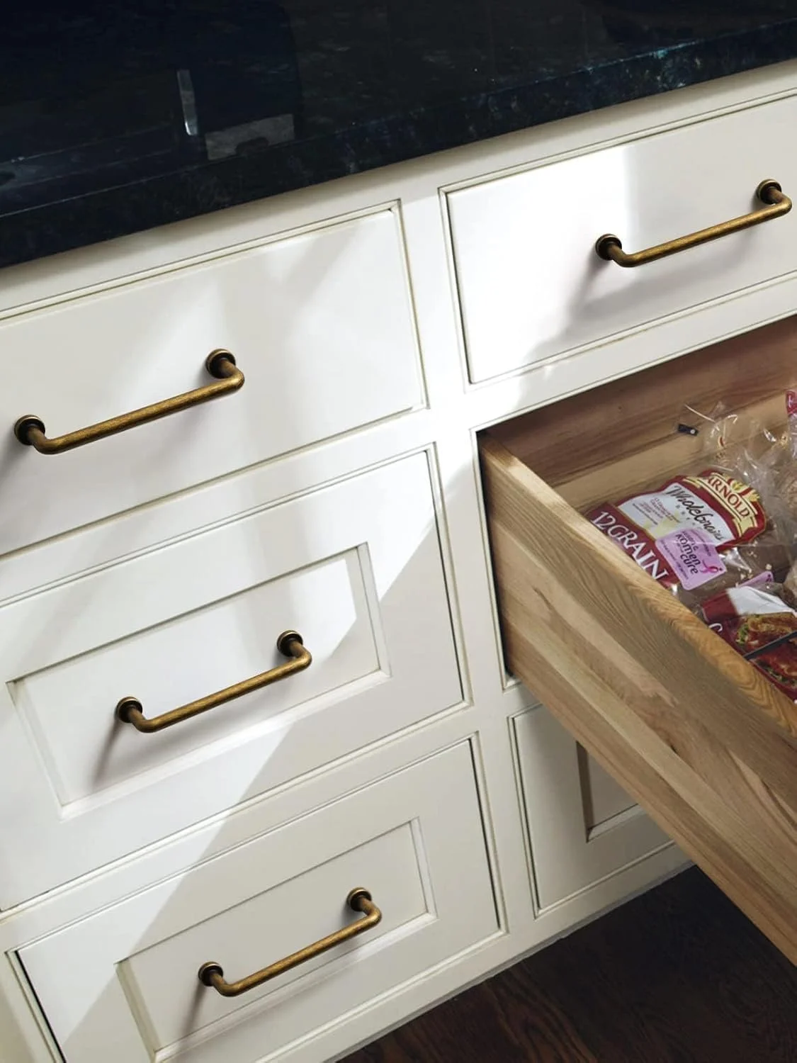 دستگیره های میله ای کابینت برنجی عتیقه، فاصله مرکز سوراخ 96 میلی متر، بسته 5 عددی، دستگیره های کشو به سبک کلاسیک وینتیج، سخت افزار کابینت کمد لباس حمام آشپزخانه