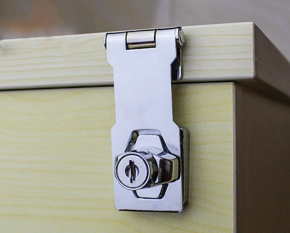 قفل درب خزنه، قفل سگکی گیره ای، قفل کشو کمد، قفل سگکی درب کمد خانگی از سوراخ