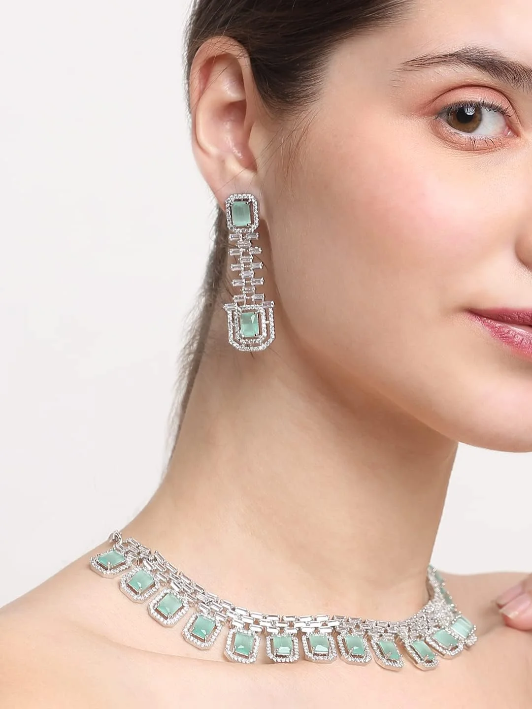 ست جواهرات نقره ای با الهام از سلبریتی YouBella به همراه گوشواره برای دختران و زنان (YBNK_50443) (سبز)، سایز آزاد، برنج، زیرکونیا مکعبی ست جواهرات نقره ای با الهام از سلبریتی YouBella به همراه گوشواره برای دختران و زنان (YBNK_50443) (سبز)، سایز آزاد، برنج، زیرکونیا مکعبی