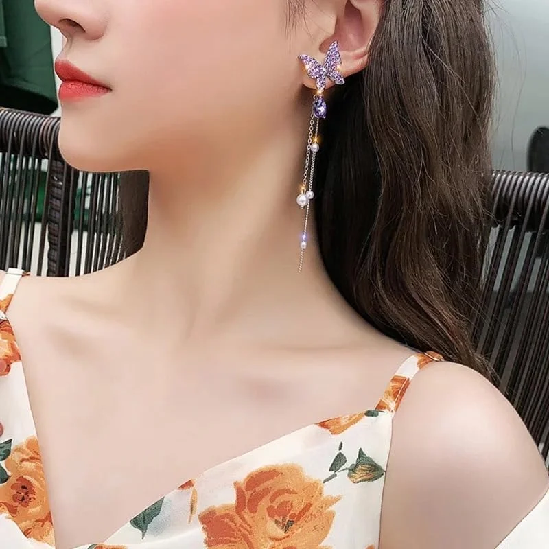 گوشواره های آویز پروانه ای شیک با الهام از سلبریتی ها YouBella Fashion Jewellery برای زنان و دختران (طلایی) (YBEAR_33381)