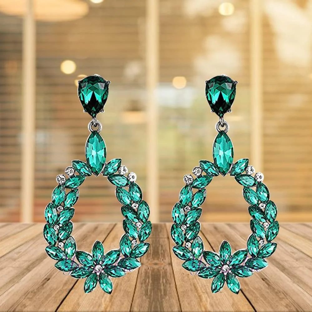 گوشواره های آویز طلایی زنانه یوتبلا مناسب مهمانی (سبز)(YBEAR_31660) گوشواره های آویز طلایی زنانه یوتبلا مناسب مهمانی (سبز)(YBEAR_31660)