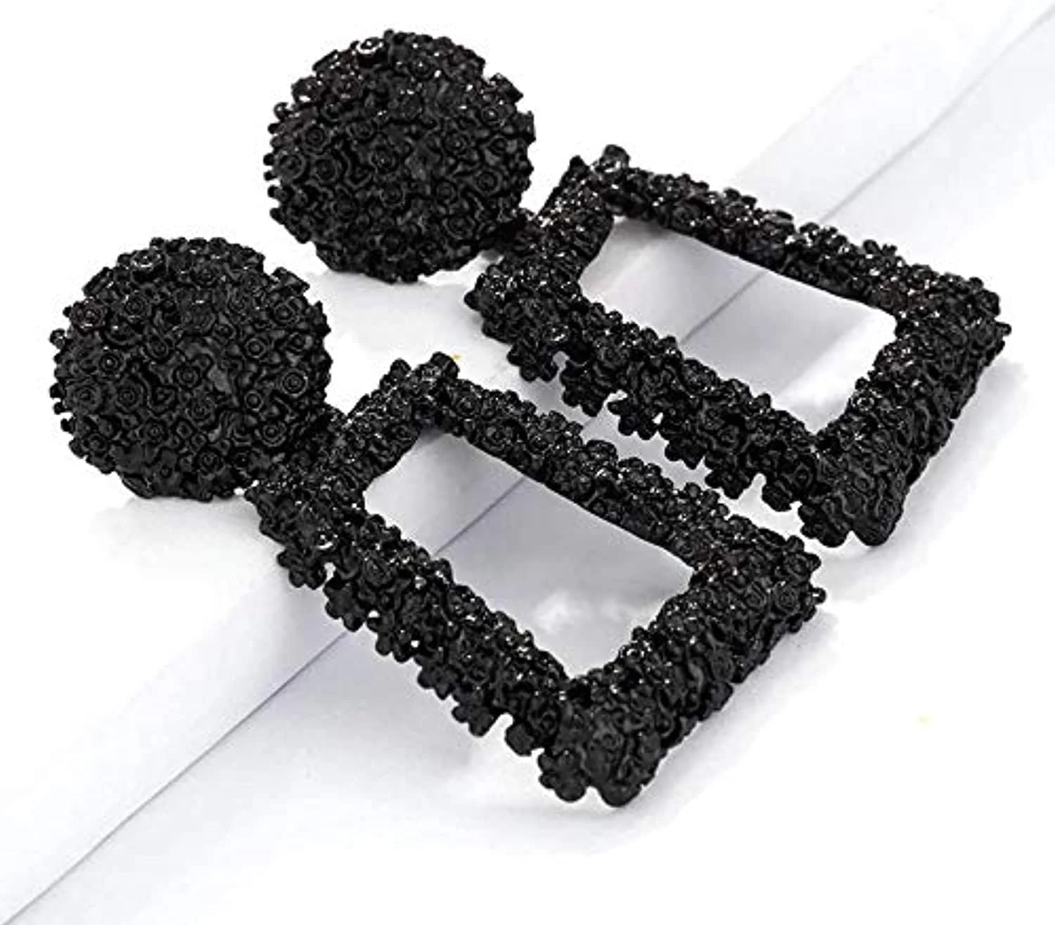 گوشواره های برنجی کریستالی دست ساز الهام گرفته از افراد مشهور YouBella Jewellery برای زنان (مشکی)