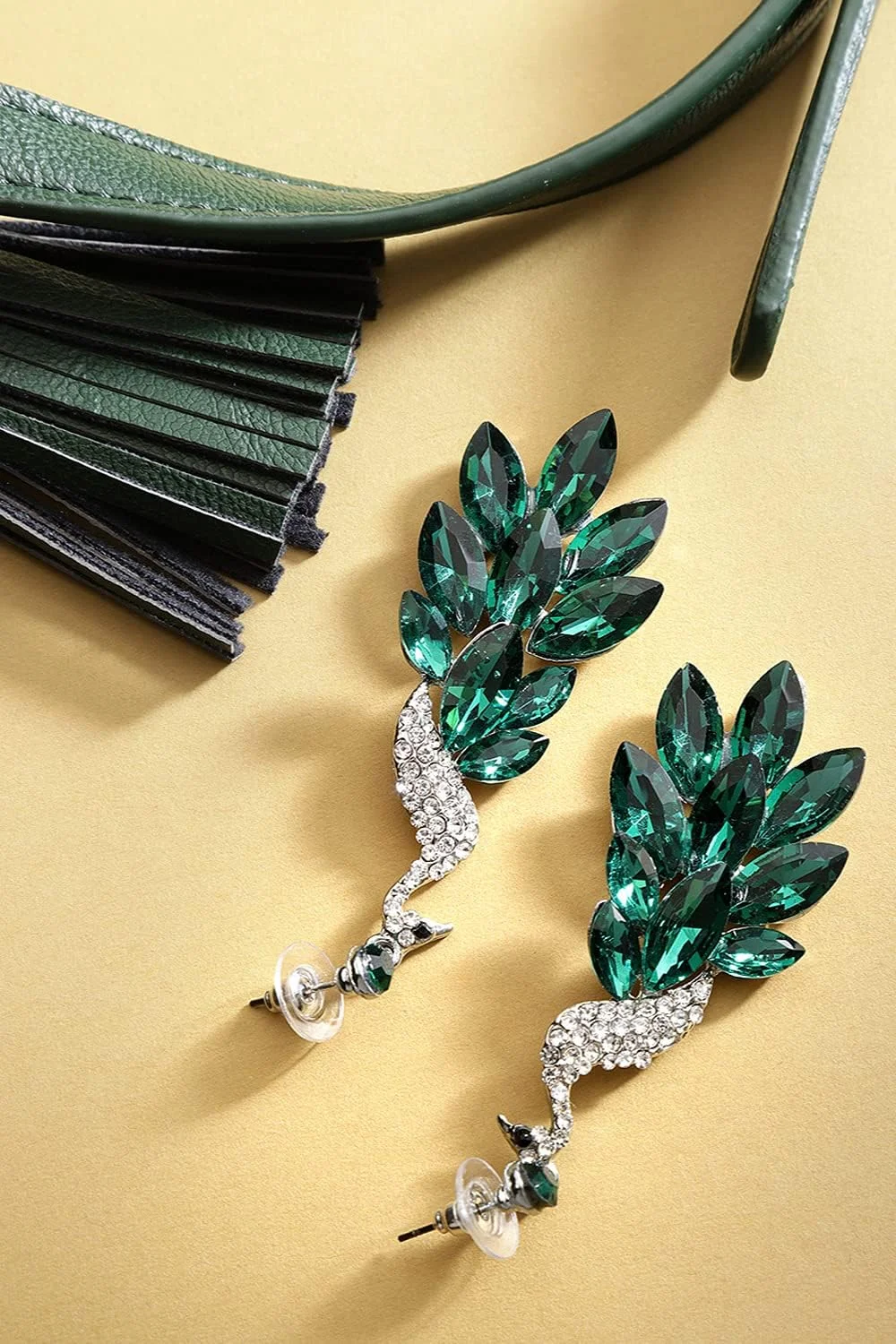 گوشواره های آویزی نقره ای طرح دار مجلسی شیک YouBella برای زنان (سبز) (YBEAR_32281) گوشواره های آویزی نقره ای طرح دار مجلسی شیک YouBella برای زنان (سبز) (YBEAR_32281)