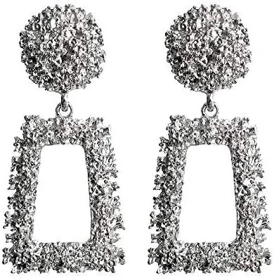 گوشواره های دست ساز کریستالی نقره ای برنجی الهام گرفته از افراد مشهور YouBella Jewellery برای دختران و زنان