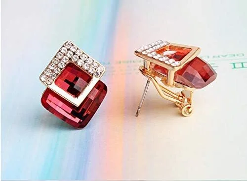 گوشواره های زنانه یوتبلا، روکش طلایی، نگین دار، مدل میخی، مناسب دختران و زنان گوشواره های زنانه یوتبلا، روکش طلایی، نگین دار، مدل میخی، مناسب دختران و زنان