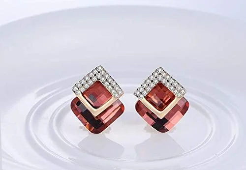 گوشواره های زنانه یوتبلا، روکش طلایی، نگین دار، مدل میخی، مناسب دختران و زنان گوشواره های زنانه یوتبلا، روکش طلایی، نگین دار، مدل میخی، مناسب دختران و زنان