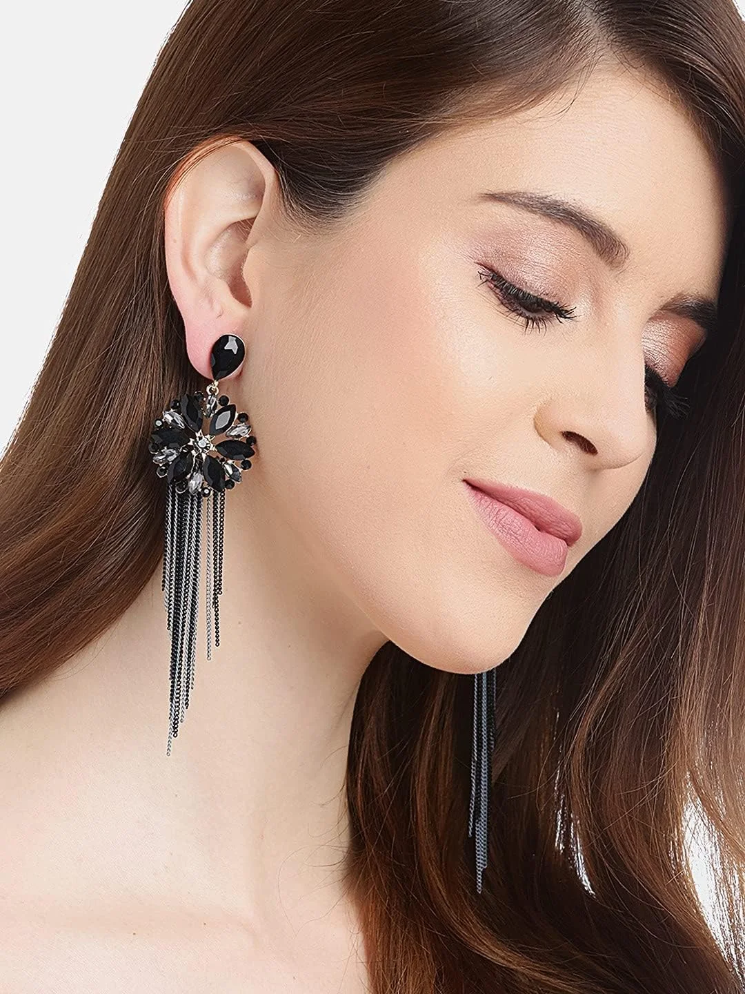 گوشواره های دست ساز منگوله دار کریستالی با روکش طلای YouBella Jewellery برای زنان (مشکی) گوشواره های دست ساز منگوله دار کریستالی با روکش طلای YouBella Jewellery برای زنان (مشکی)