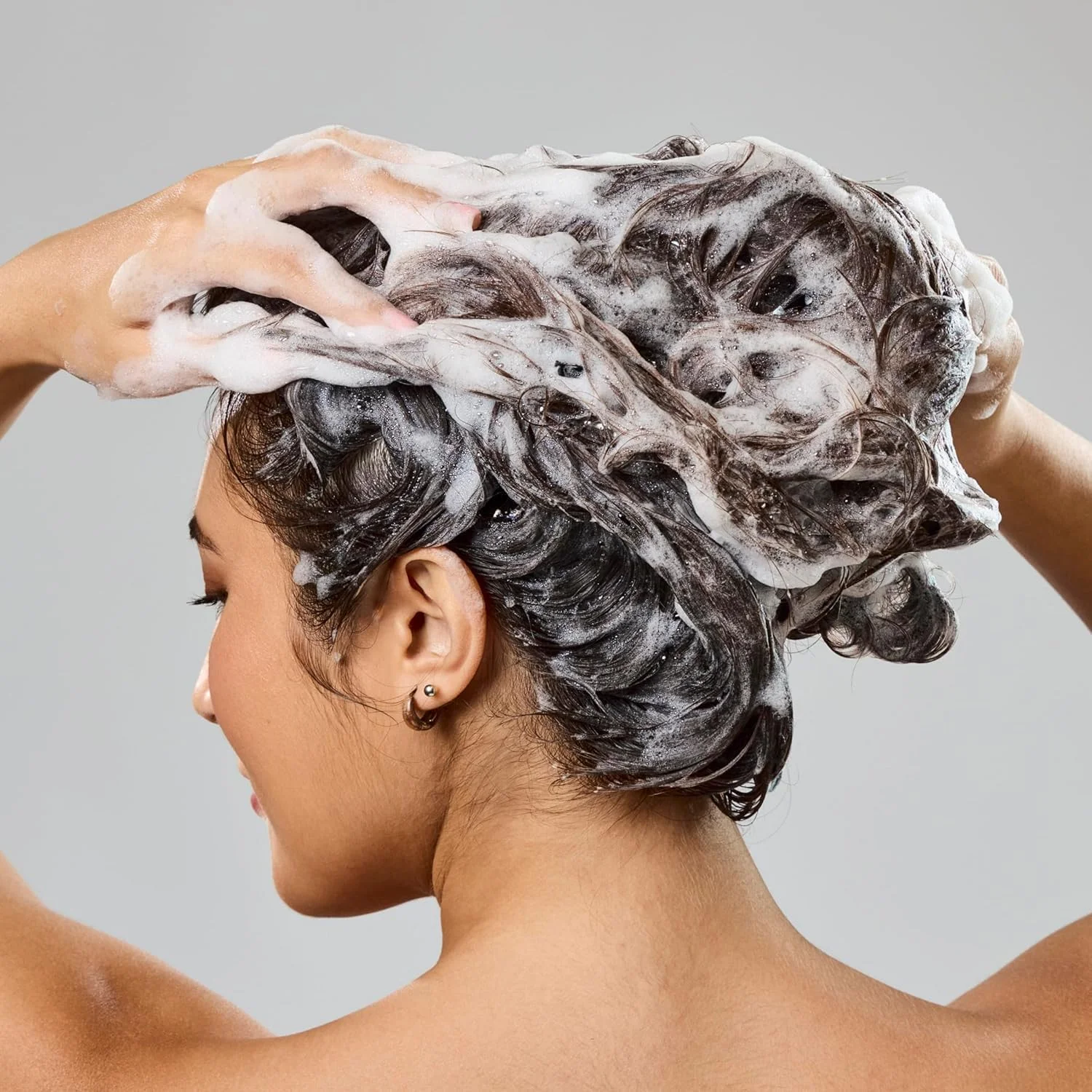 شامپو ملایم بامبل اند بامبل برای استفاده روزانه | آبرسان + درخشان کننده | مناسب موهای فر، موج دار و صاف، 250 میلی لیتر شامپو ملایم بامبل اند بامبل برای استفاده روزانه | آبرسان + درخشان کننده | مناسب موهای فر، موج دار و صاف، 250 میلی لیتر