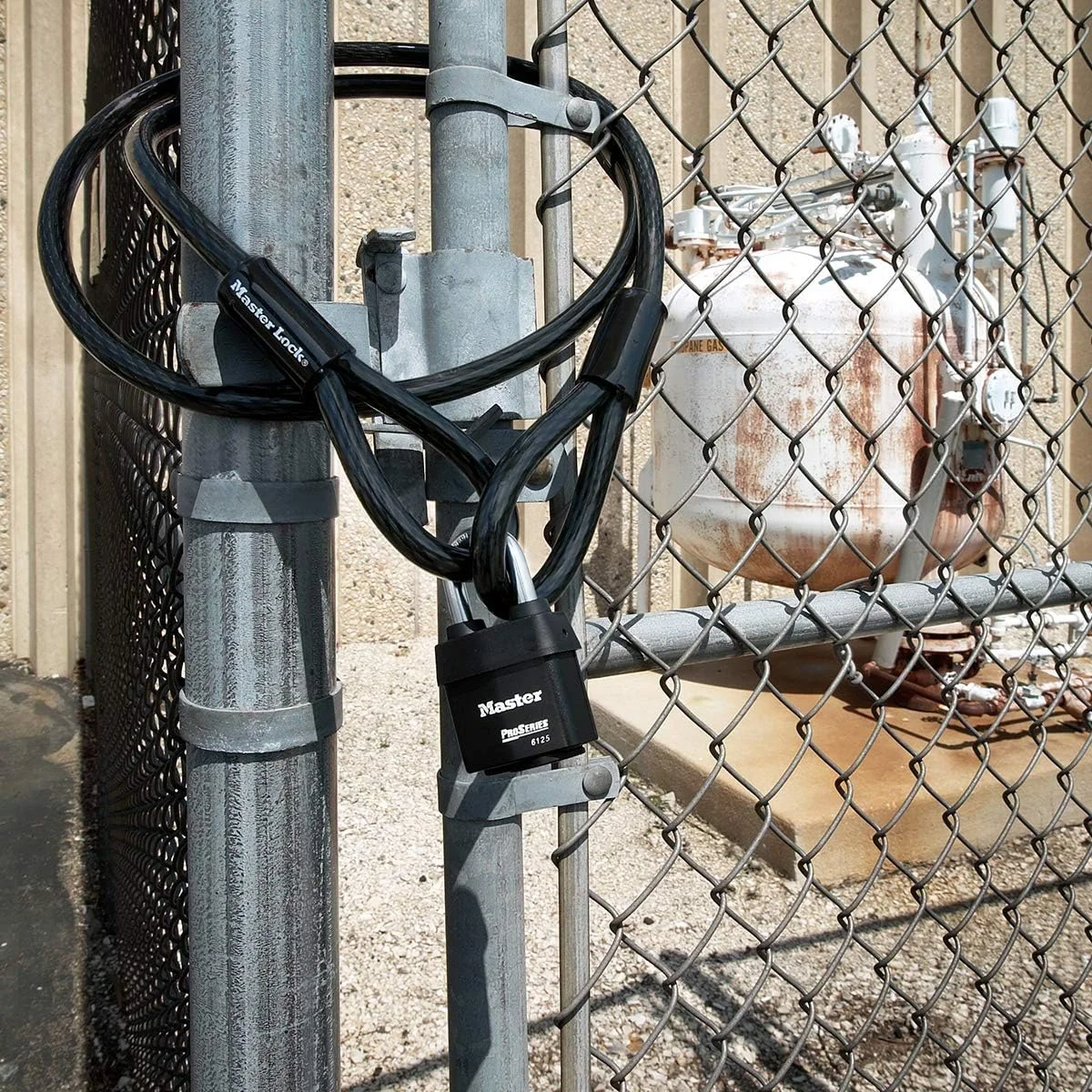 قفل آویز ضد آب سری Master Lock Pro مدل 6127EURD مناسب برای کاربردهای حمل و نقل و صنعتی