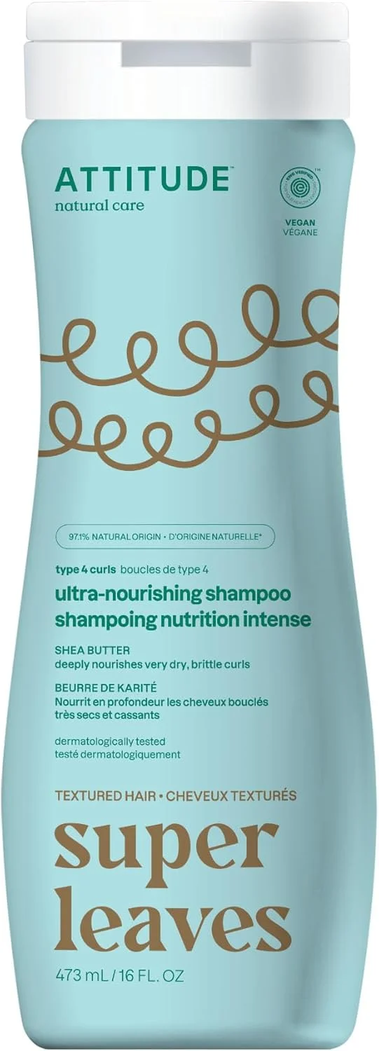 شامپو فوق آبرسان موهای فر ATTITUDE، مناسب موهای مجعد و فر، دارای تاییدیه EWG، مواد تشکیل دهنده گیاهی و معدنی، وگان و بدون تست حیوانی، حاوی شی باتر، 473 میلی لیتر