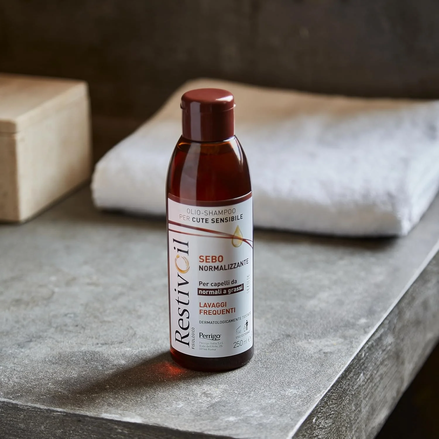 شامپو روغن سبونرمالیزه کننده فیزیولوژیک رستیویل برای پوست حساس و موهای معمولی و چرب، بدون کف و مواد تهاجمی 250 میلی لیتر