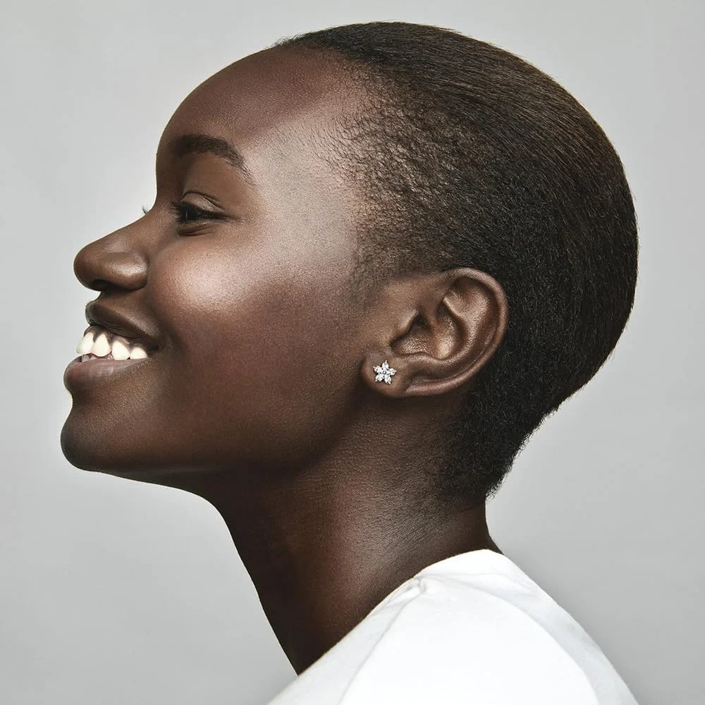 گوشواره های نقره ای دانه های برف درخشان Pandora Timeless