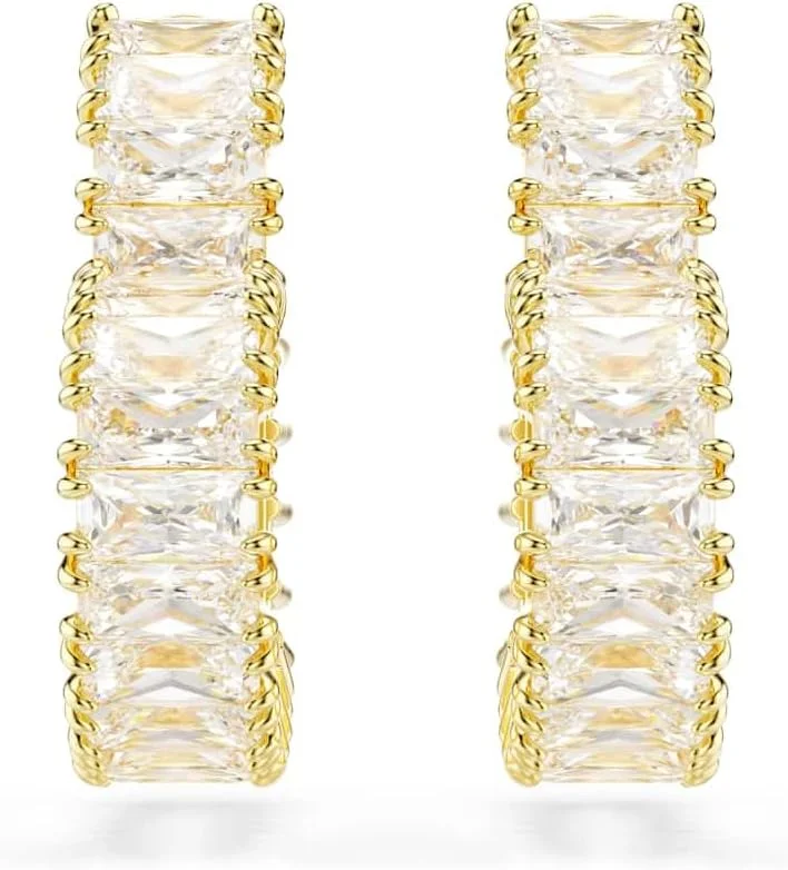 گوشواره های حلقه ای سواروسکی مدل ماتریکس، طرح قلب، کریستال های برش باگت سفید در یک قاب با روکش طلایی گوشواره های حلقه ای سواروسکی مدل ماتریکس، طرح قلب، کریستال های برش باگت سفید در یک قاب با روکش طلایی