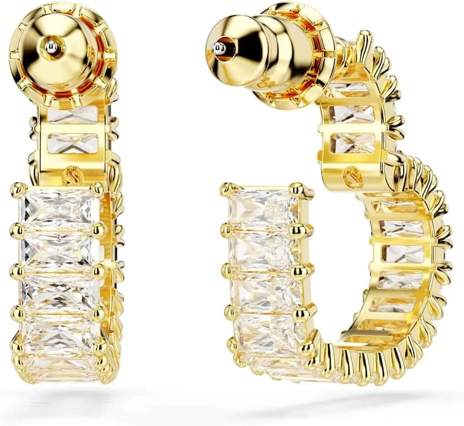 گوشواره های حلقه ای سواروسکی مدل ماتریکس، طرح قلب، کریستال های برش باگت سفید در یک قاب با روکش طلایی گوشواره های حلقه ای سواروسکی مدل ماتریکس، طرح قلب، کریستال های برش باگت سفید در یک قاب با روکش طلایی