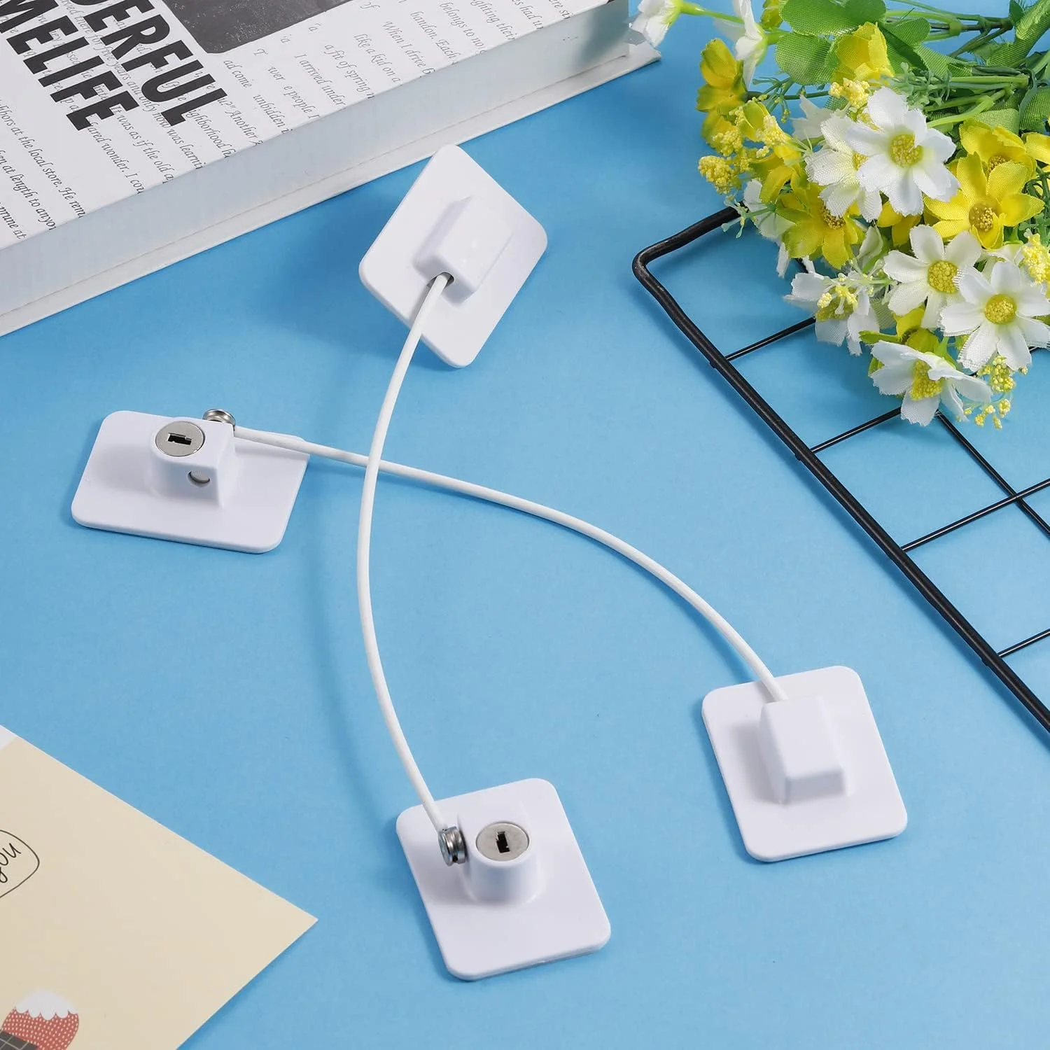 قفل ایمنی پنجره کودک Hemiks، بسته 2 عددی، به همراه 4 کلید، قفل چسبی قوی یخچال برای درب، کمد، کشو و ماشین لباسشویی