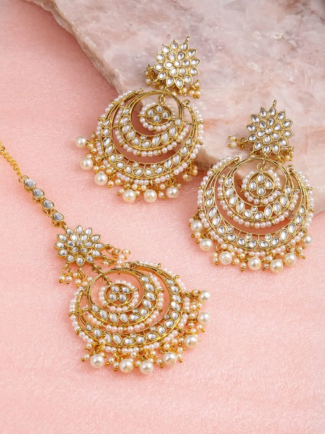 گوشواره و مانگ تیکا زنانه طرح Kundan و مروارید با روکش طلای 22 عیار ZAVERI PEARLS مدل Zpfk8541