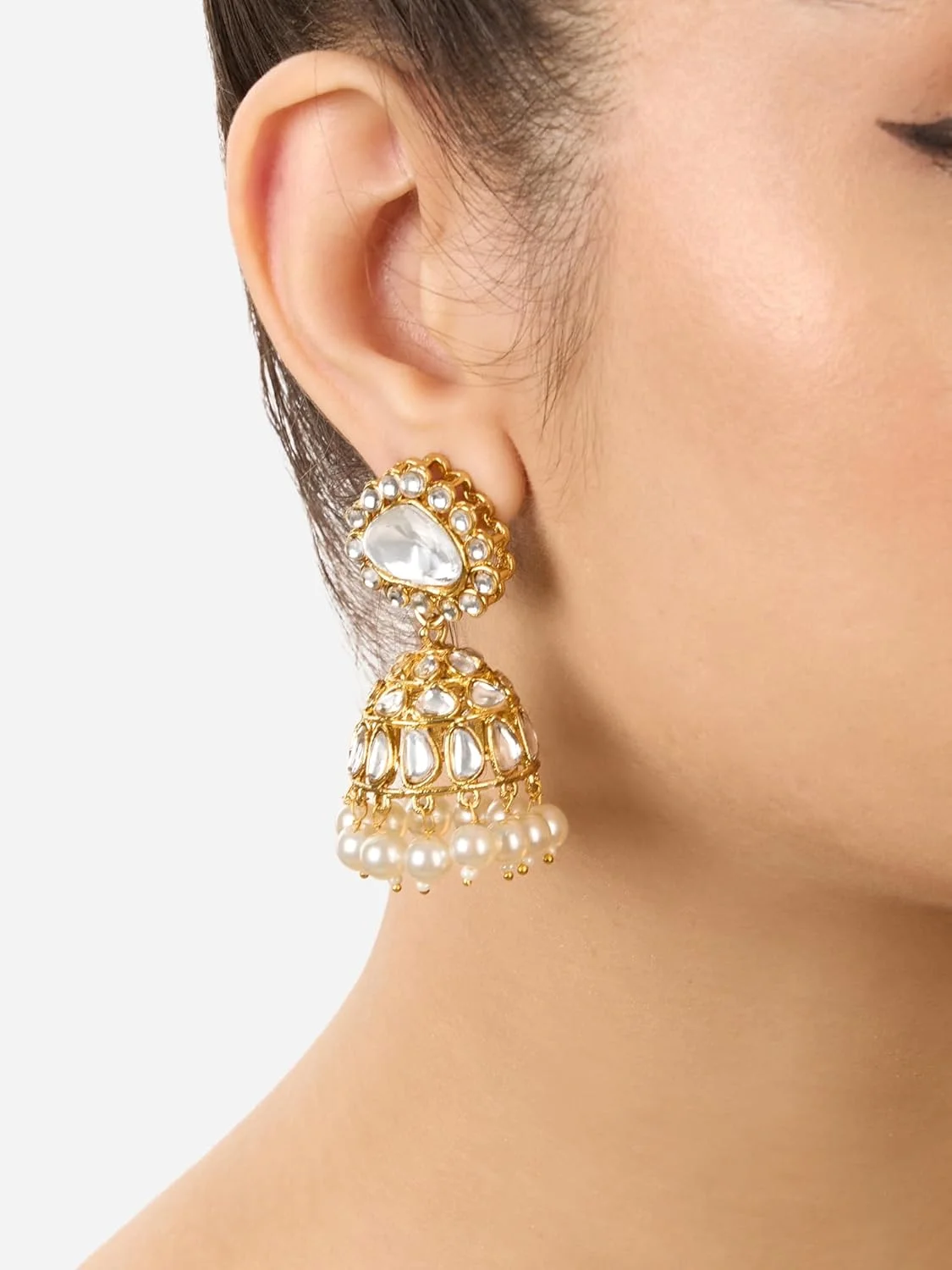 گوشواره زنانه جومکی مروارید و نگین های سنتی به رنگ طلایی Zaveri Pearls مدل ZPFK17621 گوشواره زنانه جومکی مروارید و نگین های سنتی به رنگ طلایی Zaveri Pearls مدل ZPFK17621