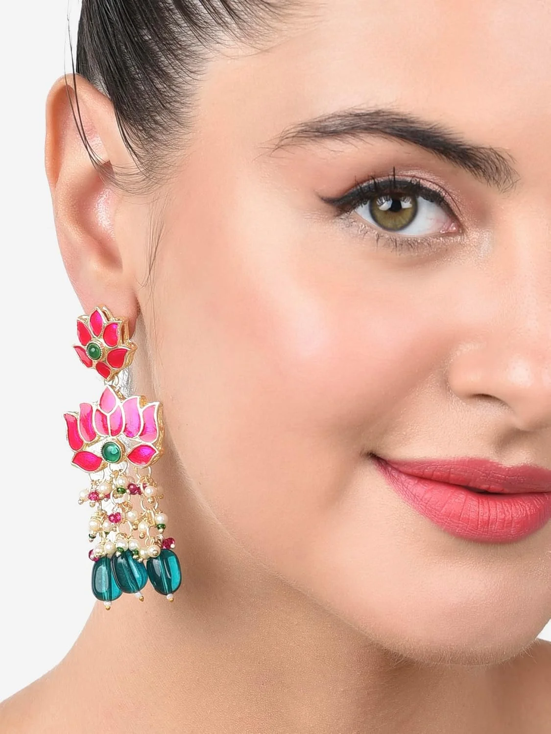 گوشواره آویز زنانه ZAVERI PEARLS با مهره های سبز و طراحی نیلوفر میناکاری صورتی - ZPFK15389