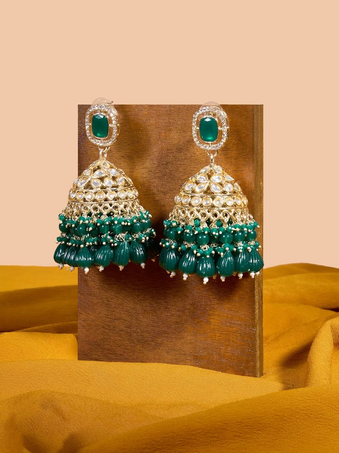 گوشواره زنانه مدل Jhumka نگین اتریشی درخشان با سنگ های خوشه ای سبز Zaveri Pearls - ZPFK18094