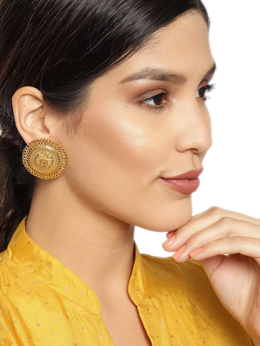 گوشواره های میخی زنانه با روکش طلایی و جزئیات دقیق Zaveri Pearls مدل ZPFK9370 گوشواره های میخی زنانه با روکش طلایی و جزئیات دقیق Zaveri Pearls مدل ZPFK9370