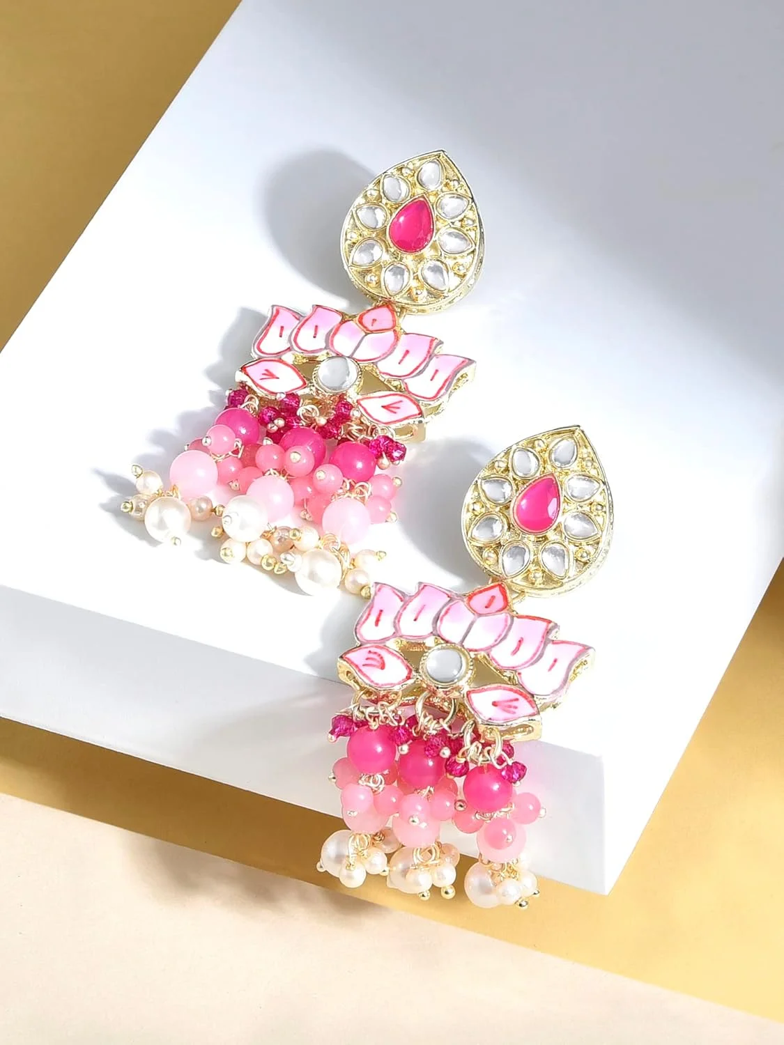 گوشواره آویز زنانه طرح گل نیلوفر میناکاری صورتی Zaveri Pearls مدل ZPFK15390 گوشواره آویز زنانه طرح گل نیلوفر میناکاری صورتی Zaveri Pearls مدل ZPFK15390