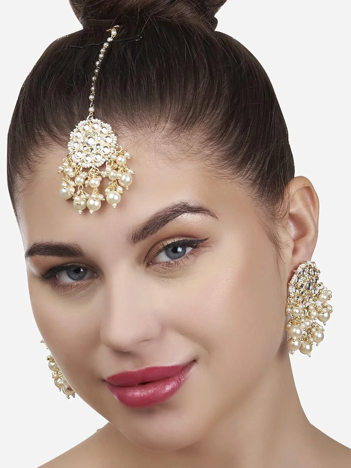 زیوری پیرلز، ست گوشواره آویز سنتی و مانگ تیکا زنانه با طرح کندن و مروارید، رنگ طلایی - ZPFK13161 زیوری پیرلز، ست گوشواره آویز سنتی و مانگ تیکا زنانه با طرح کندن و مروارید، رنگ طلایی - ZPFK13161