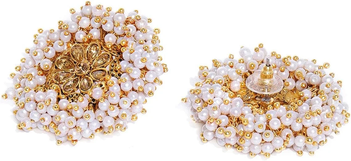 گوشواره میخی زنانه ZAVERI PEARLS با روکش طلایی، مزین به مروارید، مدل ZPFK8957 گوشواره میخی زنانه ZAVERI PEARLS با روکش طلایی، مزین به مروارید، مدل ZPFK8957