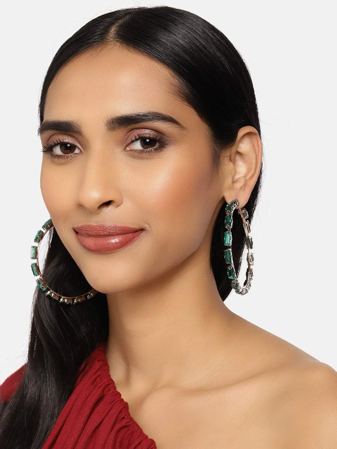گوشواره حلقه ای مجلسی زنانه نگین دار سبز رنگ ZAVERI PEARLS مدل Zpfk10007، نقره ای، سایز One Size گوشواره حلقه ای مجلسی زنانه نگین دار سبز رنگ ZAVERI PEARLS مدل Zpfk10007، نقره ای، سایز One Size