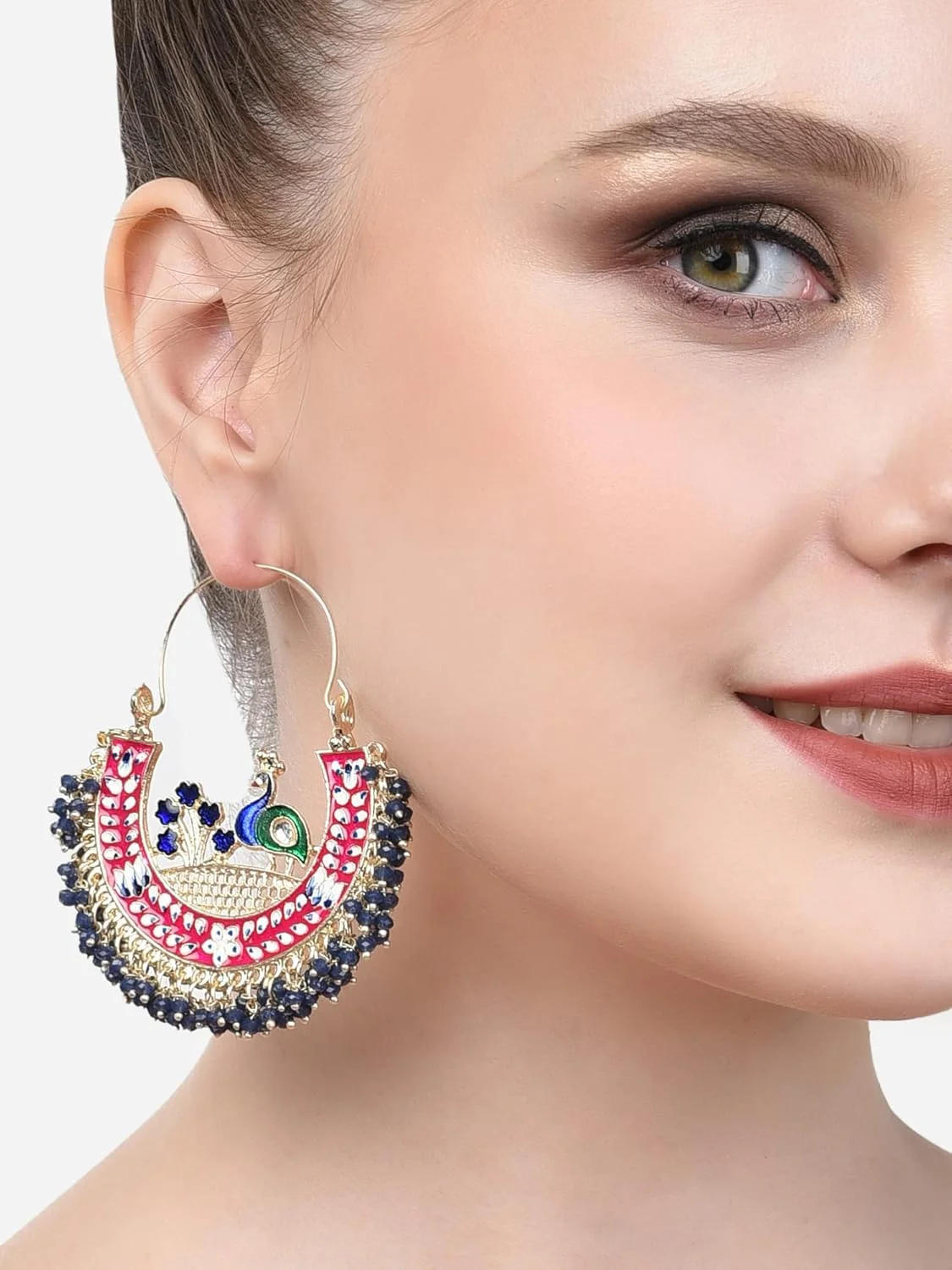 گوشواره های حلقه ای هلالی چند رنگ میناکاری شده با الهام از طاووس ZAVERI PEARLS برای زنان - ZPFK14626 گوشواره های حلقه ای هلالی چند رنگ میناکاری شده با الهام از طاووس ZAVERI PEARLS برای زنان - ZPFK14626