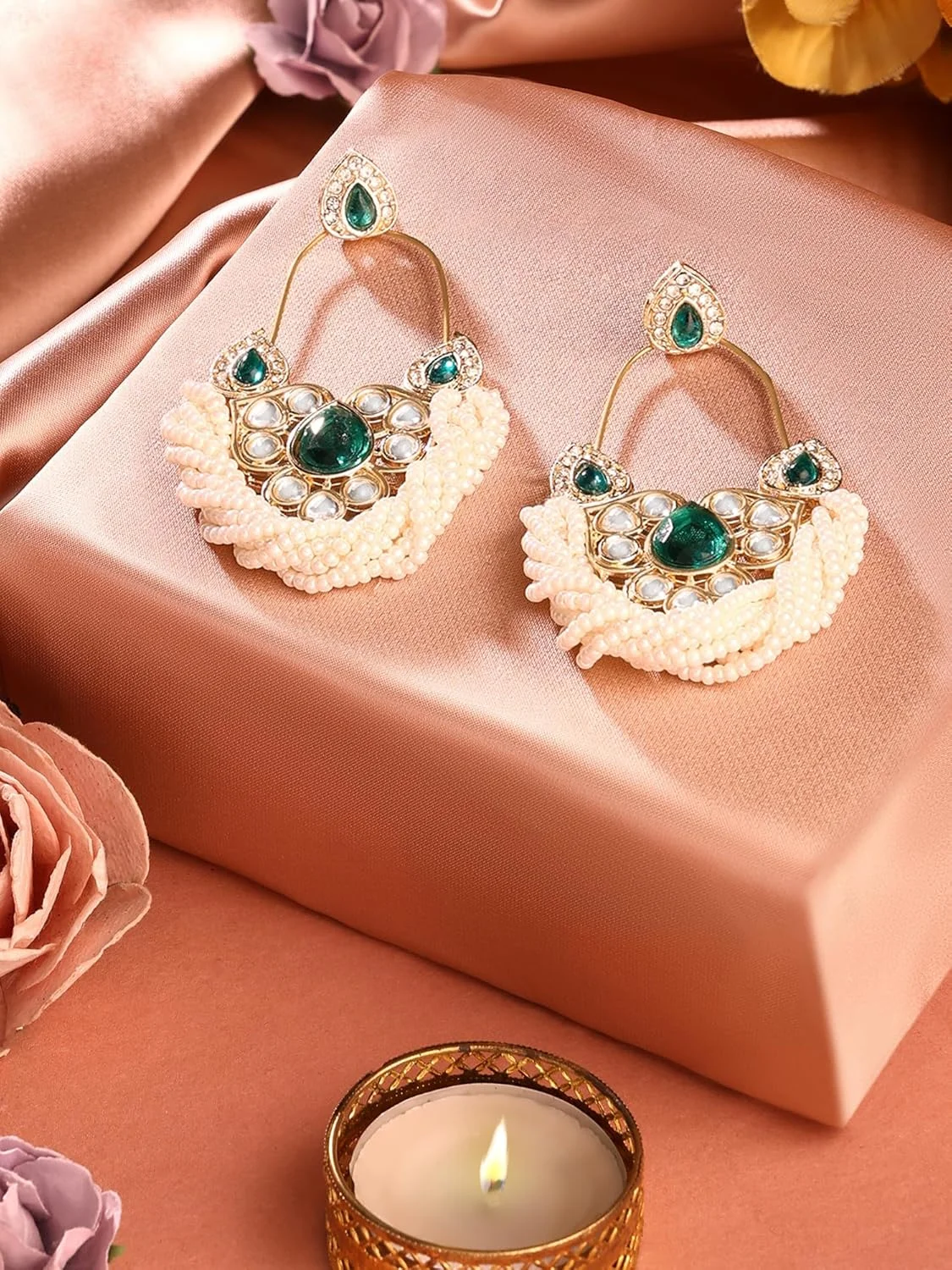 گوشواره آویز چند رشته ای مهره دار سنتی Kundan سنگ های سبز Zaveri Pearls برای زنان - ZPFK17594 گوشواره آویز چند رشته ای مهره دار سنتی Kundan سنگ های سبز Zaveri Pearls برای زنان - ZPFK17594