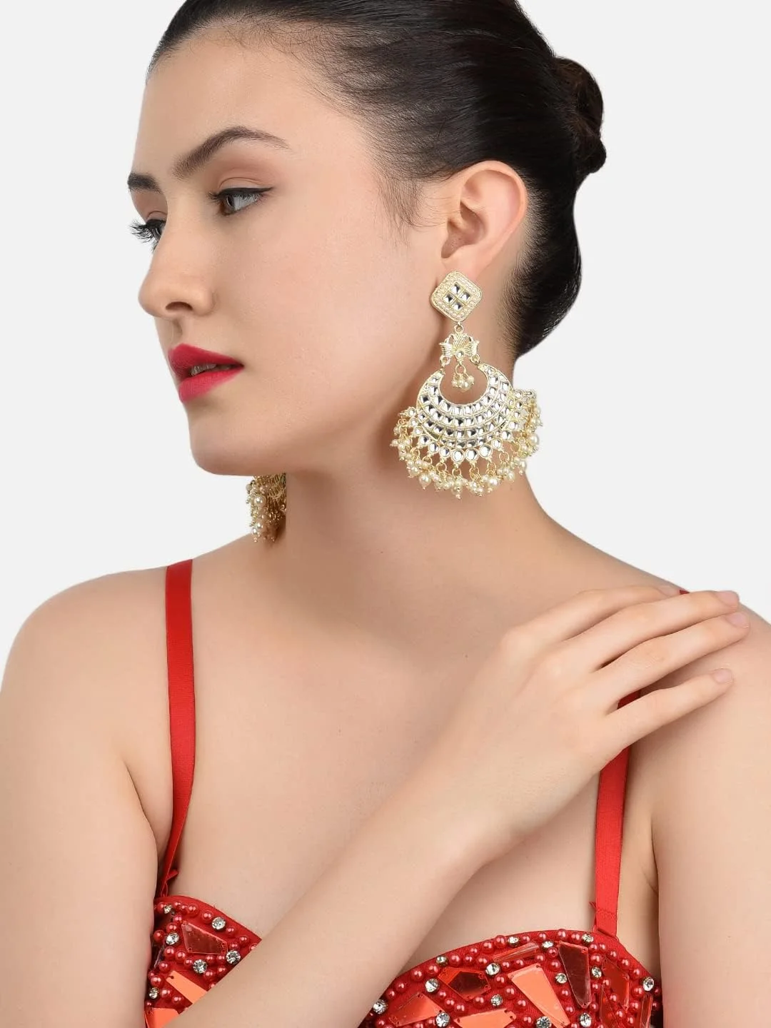 گوشواره آویز زنانه ZAVERI PEARLS با طرح سنتی نگین های کندان و مروارید - ZPFK11426 گوشواره آویز زنانه ZAVERI PEARLS با طرح سنتی نگین های کندان و مروارید - ZPFK11426