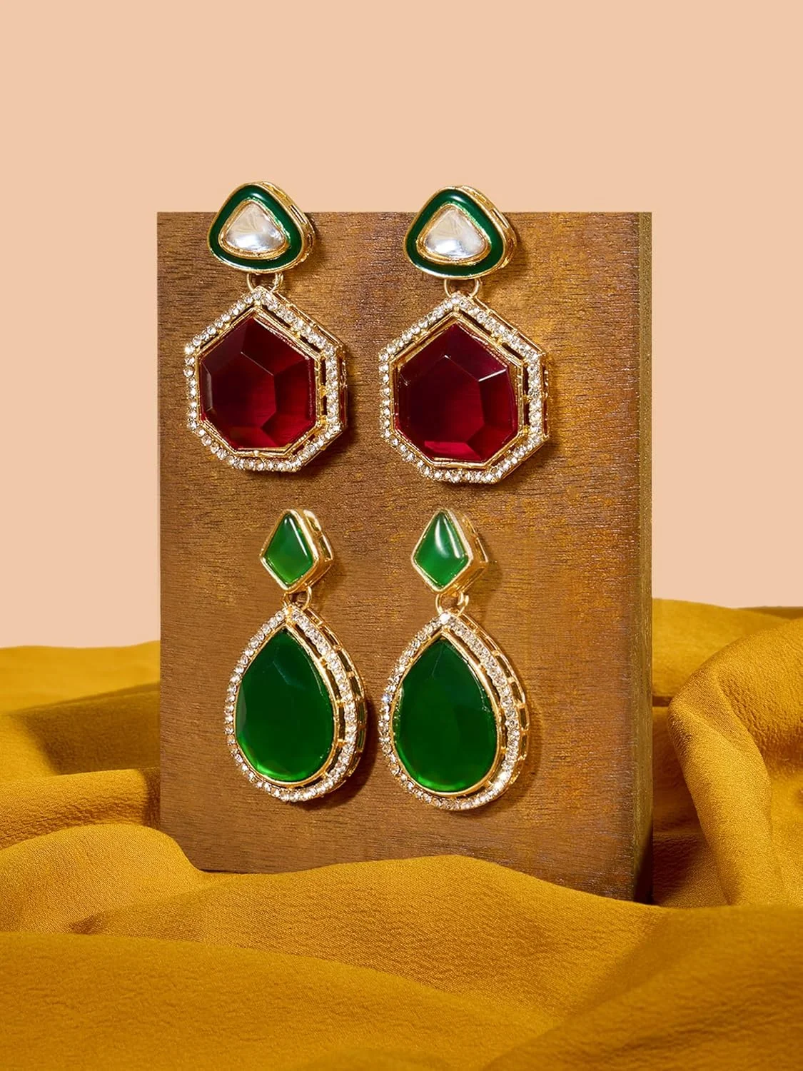 ست گوشواره زنانه Zaveri Pearls شامل 2 عدد گوشواره آویز نگین دار سبز و صورتی رانی با الماس های اتریشی درخشان - ZPFK18305 ست گوشواره زنانه Zaveri Pearls شامل 2 عدد گوشواره آویز نگین دار سبز و صورتی رانی با الماس های اتریشی درخشان - ZPFK18305