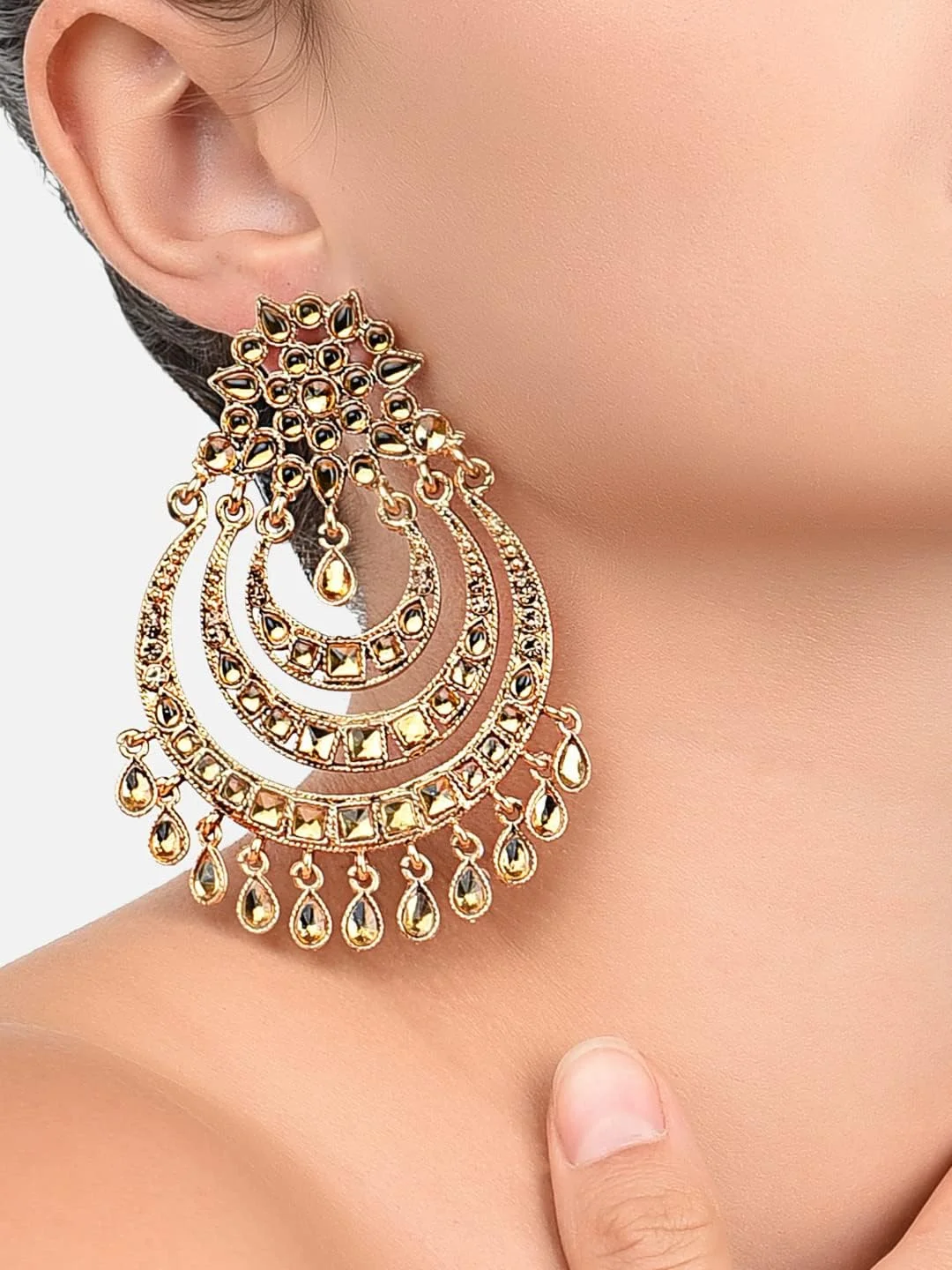 گوشواره های چندلبالی سنتی لایه ای با روکش طلایی ZAVERI PEARLS برای زنان - ZPFK9287 گوشواره های چندلبالی سنتی لایه ای با روکش طلایی ZAVERI PEARLS برای زنان - ZPFK9287