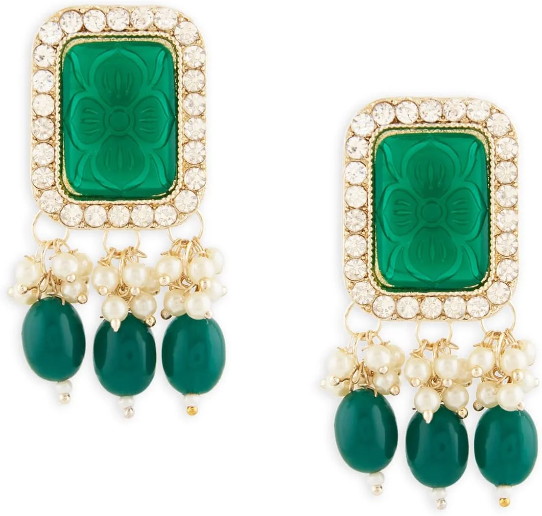 گوشواره آویز زنانه نگین دار Zaveri Pearls با سنگ های سبز و مهره و الماس اتریشی درخشان - ZPFK15885
