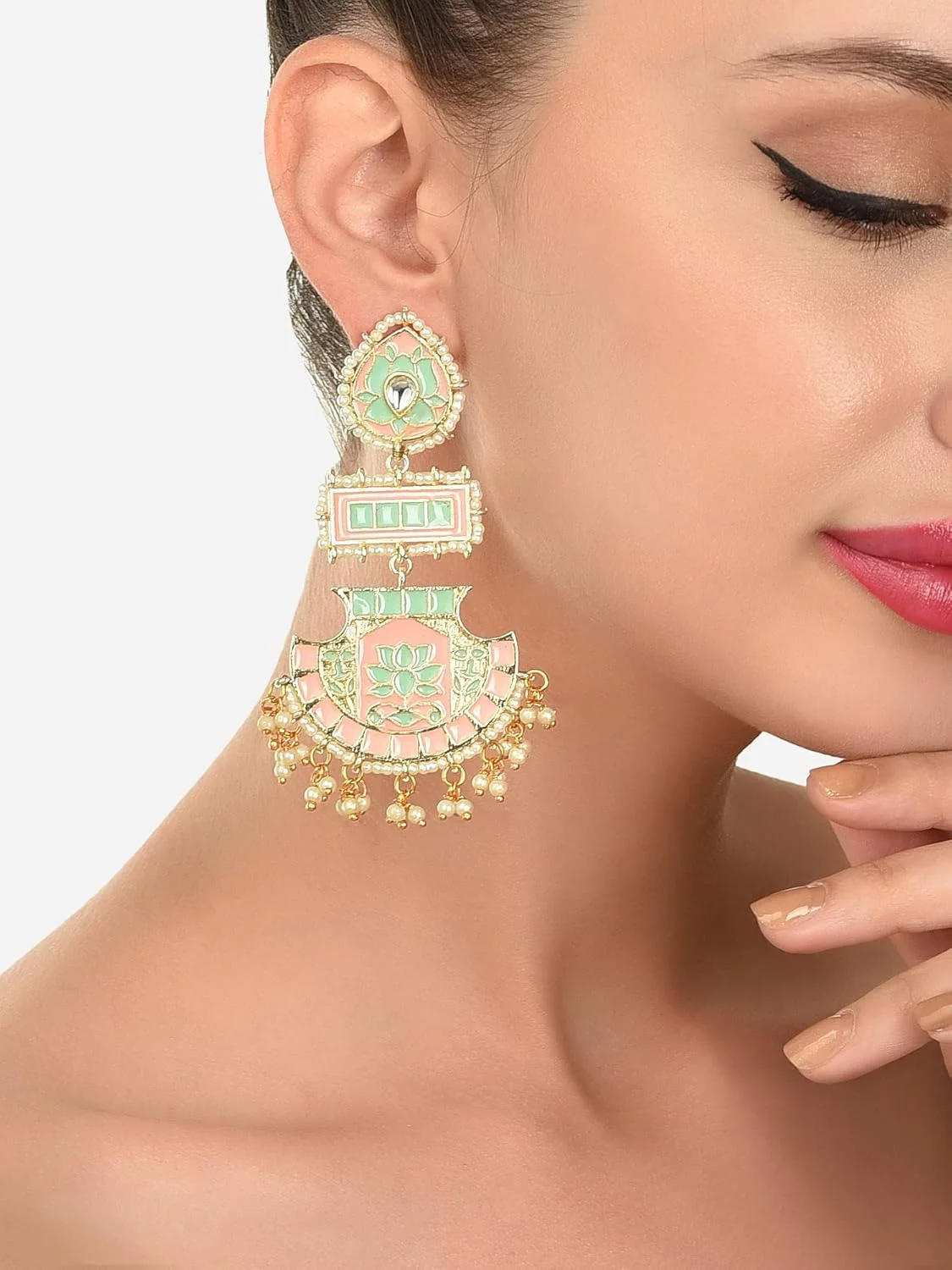 گوشواره آویز زنانه طرح نیلوفر میناکاری شده هلویی و سبز Zaveri Pearls - ZPFK12136 گوشواره آویز زنانه طرح نیلوفر میناکاری شده هلویی و سبز Zaveri Pearls - ZPFK12136