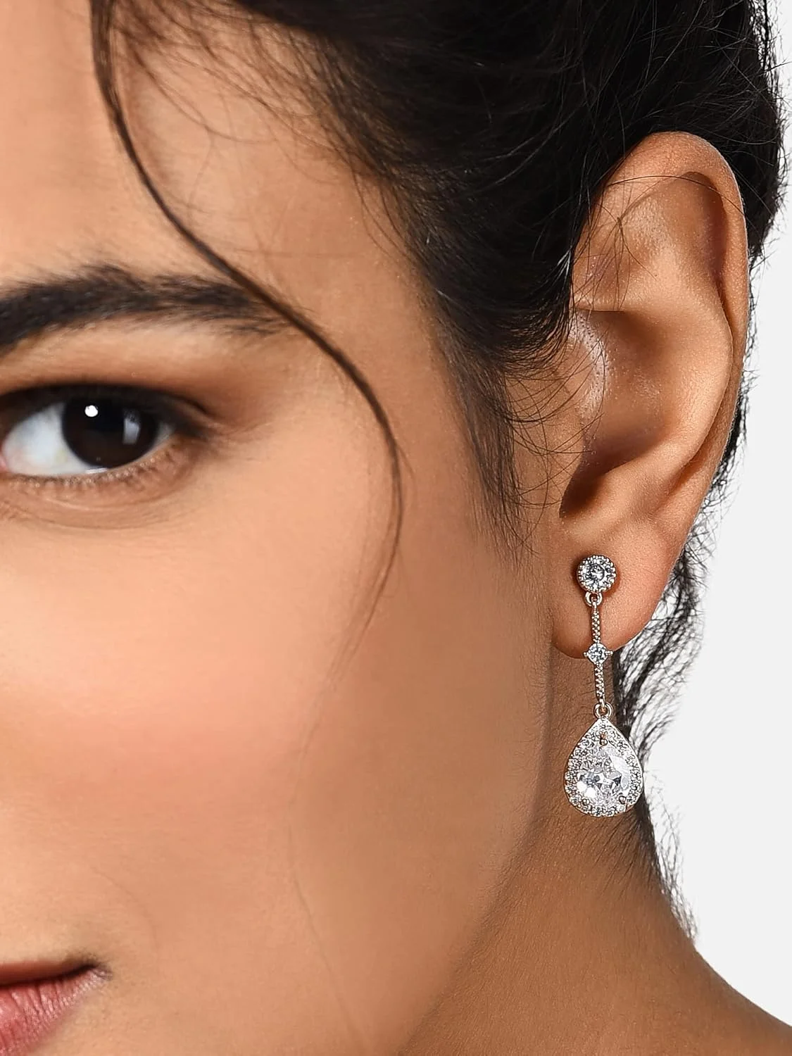 گوشواره های آویز گلابی معاصر نگین دار زیرکونیا مکعبی طلای رز زنانه ZAVERI PEARLS - ZPFK10684 گوشواره های آویز گلابی معاصر نگین دار زیرکونیا مکعبی طلای رز زنانه ZAVERI PEARLS - ZPFK10684