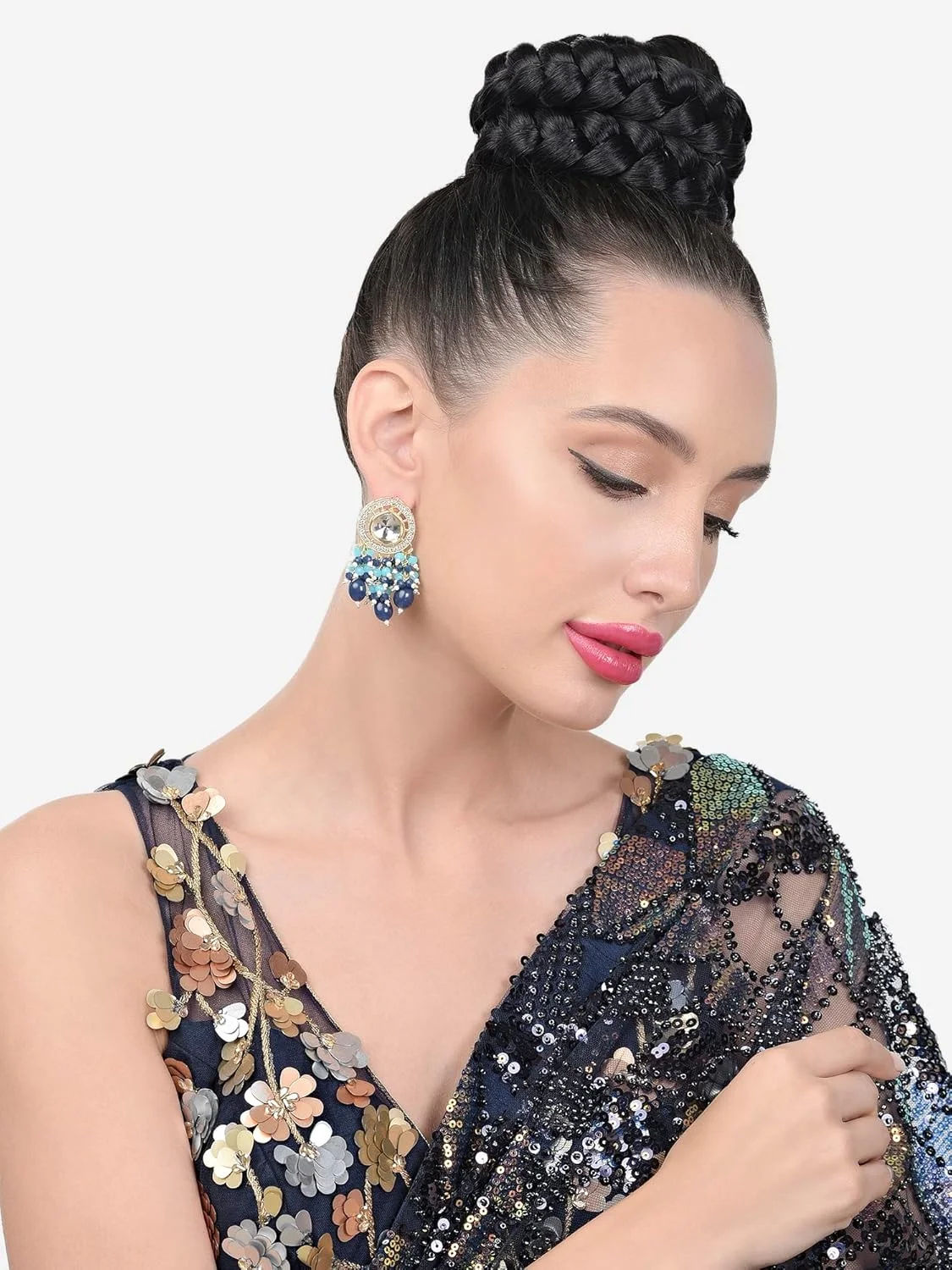 گوشواره آویز زنانه Zaveri Pearls با تزیین خوشه ای فیروزه ای و آبی با مهره های کندن سنتی مدل ZPFK15640 گوشواره آویز زنانه Zaveri Pearls با تزیین خوشه ای فیروزه ای و آبی با مهره های کندن سنتی مدل ZPFK15640