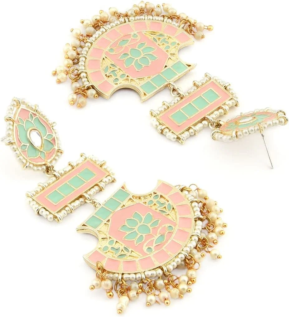 گوشواره آویز زنانه طرح نیلوفر میناکاری شده هلویی و سبز Zaveri Pearls - ZPFK12136 گوشواره آویز زنانه طرح نیلوفر میناکاری شده هلویی و سبز Zaveri Pearls - ZPFK12136