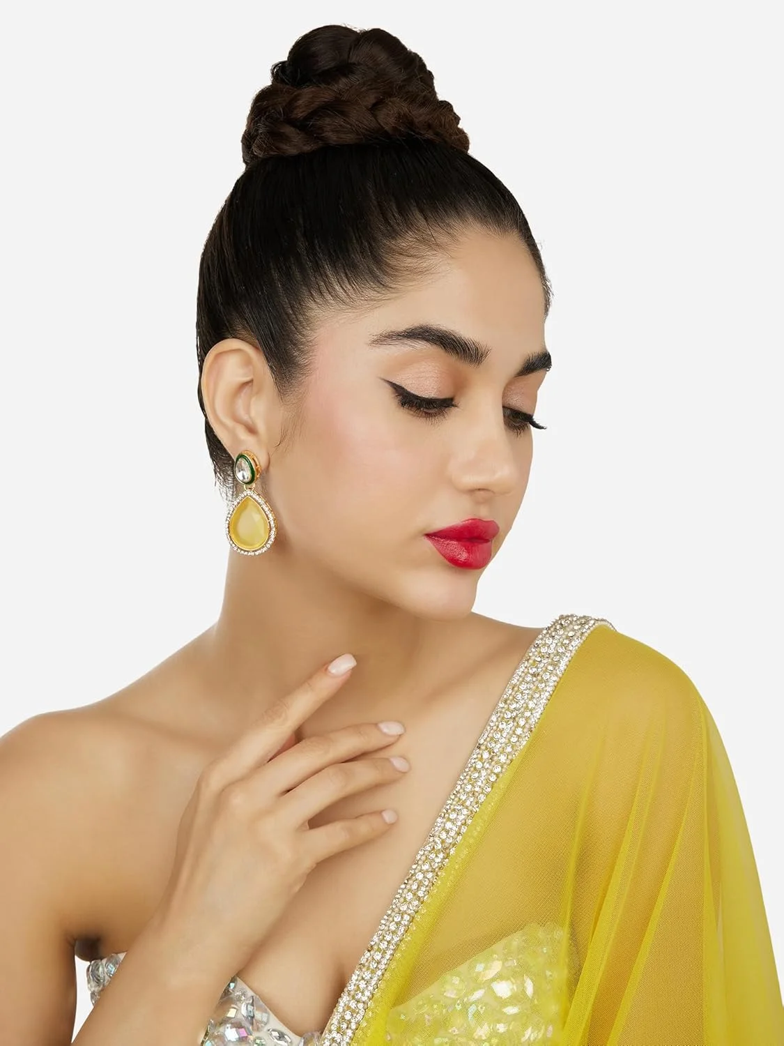 گوشواره آویز زنانه Zaveri Pearls مدل ZPFK18067 با سنگ اشکی زرد، میناکاری سبز و نگین های اتریشی